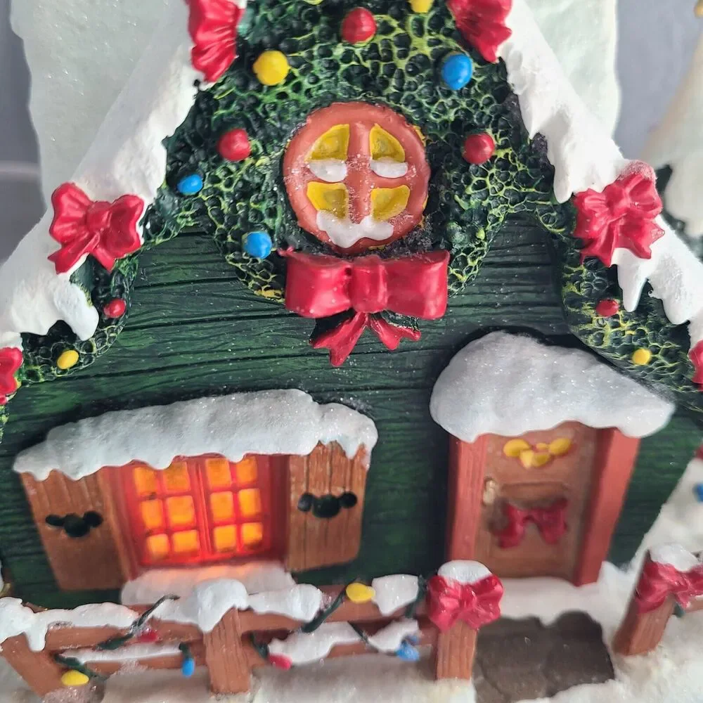 2008 Hawthorne Village Disney Hi-Ho Holiday Lighted‎ Cottage w Mickey Mouse COA